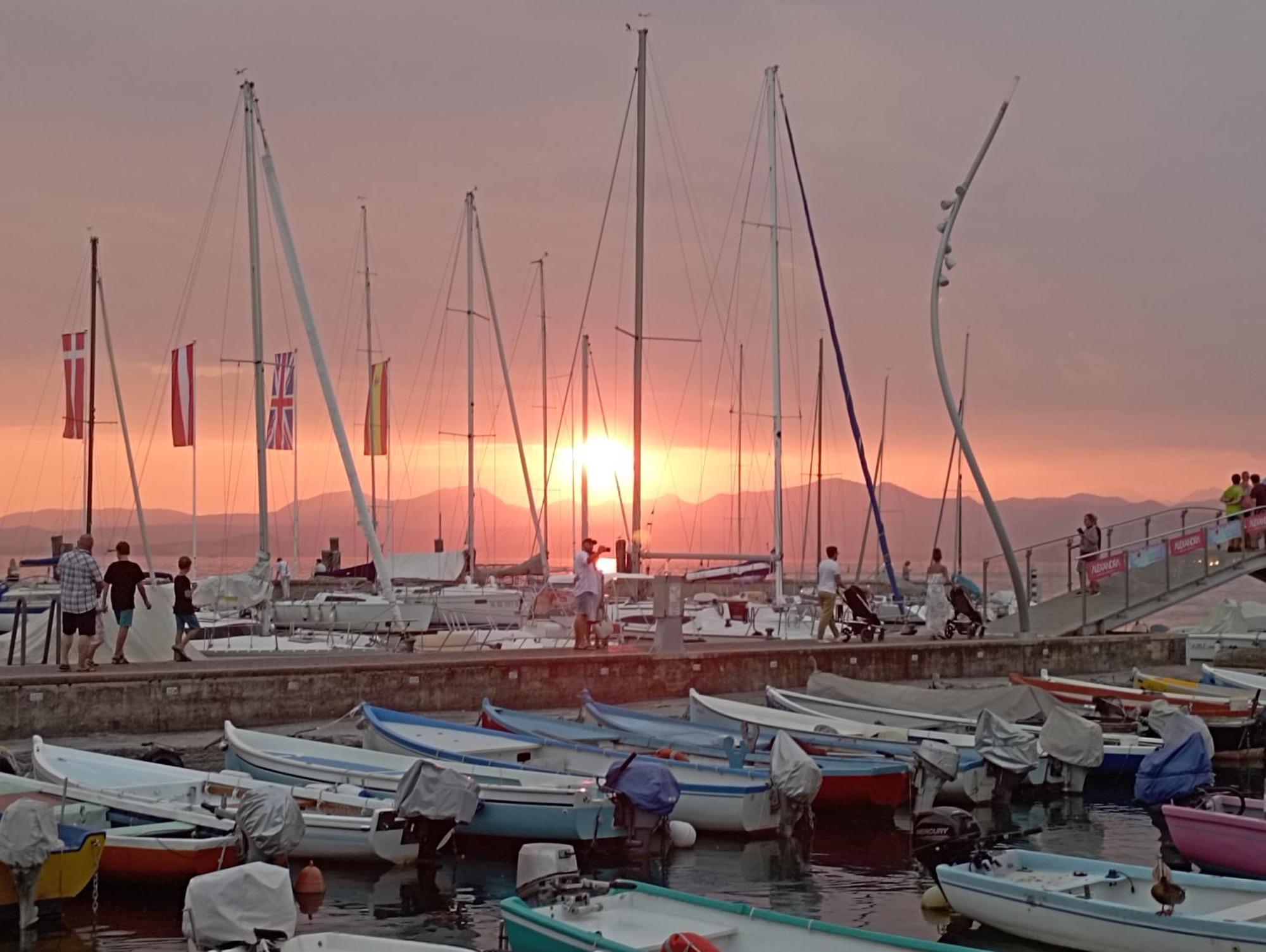 La Dolce Vita Bardolino Bagian luar foto
